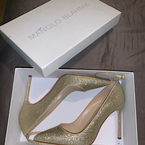 MONOLO BLAHNIK GOLD GLITTER HEELS - Picture 7 of 7